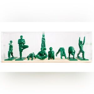 Yoga Joes Series 1 Green Toy Soldiers Army Men NIB New